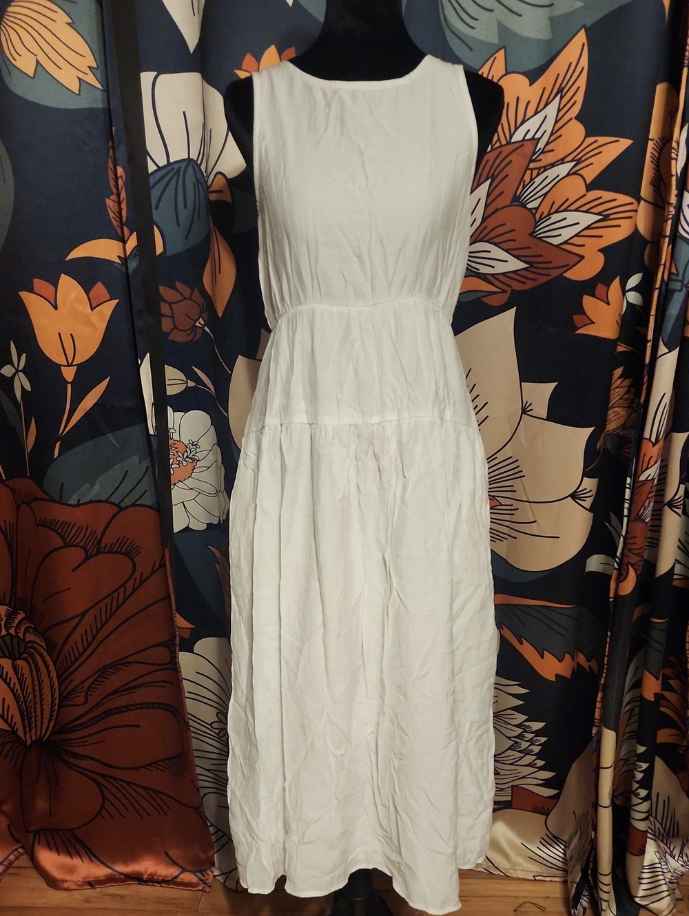 Mod Ref White Sleeveless Tiered Midi Dress